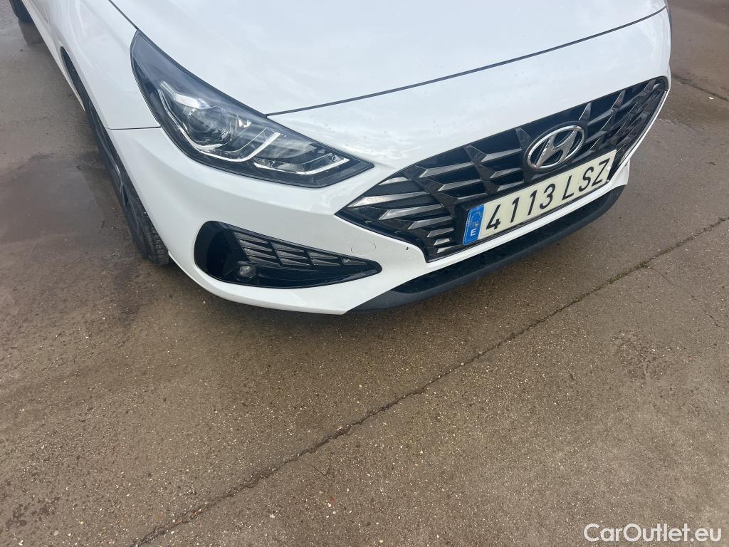  Hyundai  i30 HYUNDAI  / 2020 / 5P / berlina con portón 1.6 CRDI 100kW(136CV) 48V Klass Fastback #9