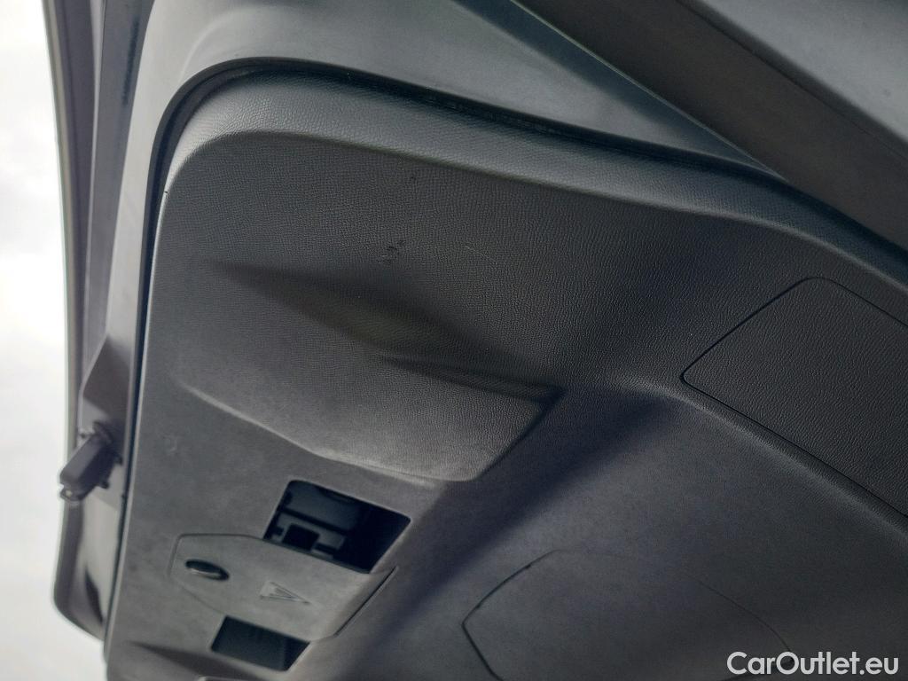  Peugeot  5008 PEUGEOT  / 2017 / 5P / todoterreno Allure BlueHDi 96kW (130CV) S&S EAT8 (CX) #19