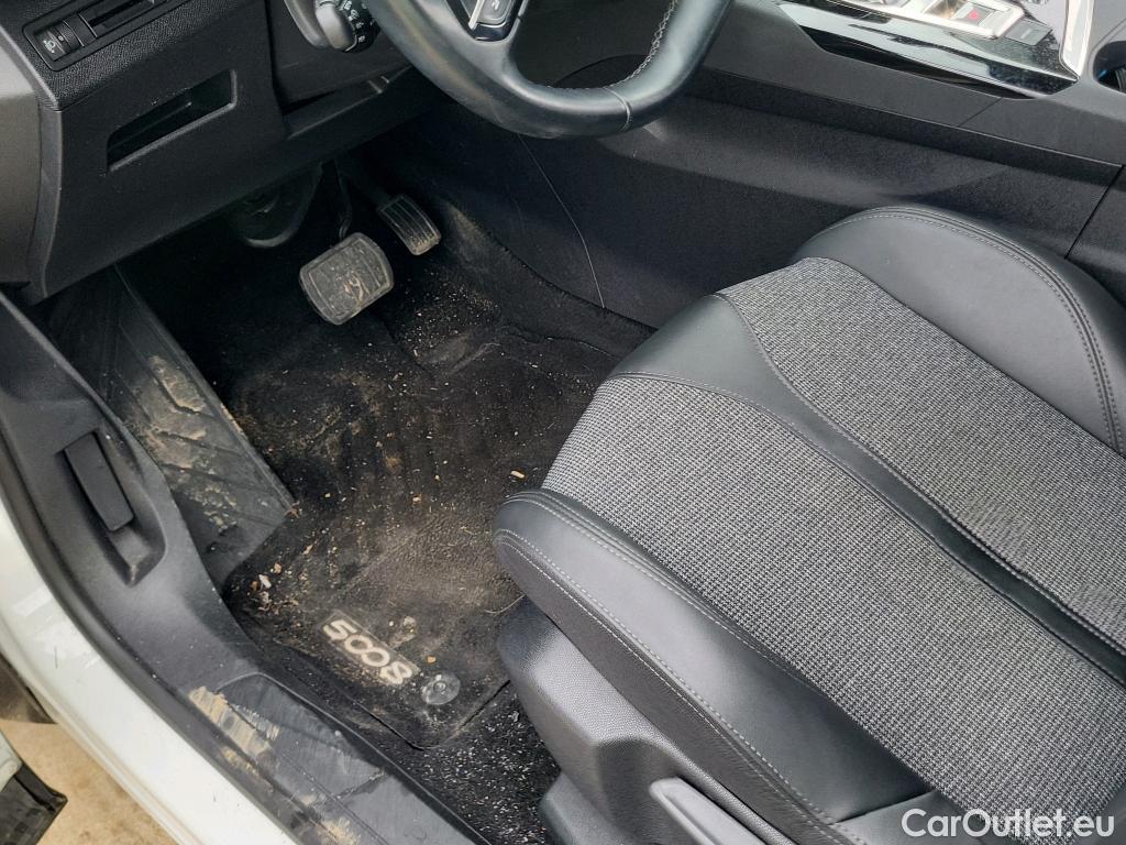  Peugeot  5008 PEUGEOT  / 2017 / 5P / todoterreno Allure BlueHDi 96kW (130CV) S&S EAT8 (CX) #46