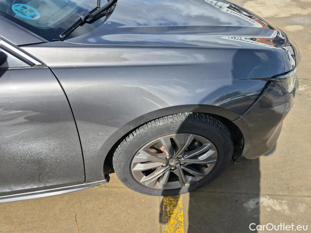  Peugeot  508 PEUGEOT  / 2018 / 5P / berlina con portón 5P Business Line BlueHDi 130 EAT8 (AC) #37
