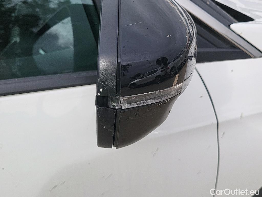  Peugeot  5008 PEUGEOT  / 2017 / 5P / todoterreno Allure BlueHDi 96kW (130CV) S&S EAT8 (CX) #23