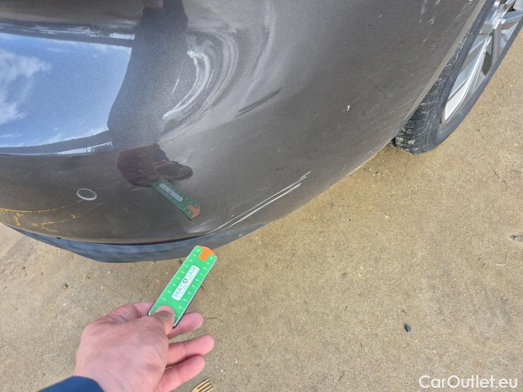  Peugeot  508 PEUGEOT  / 2018 / 5P / berlina con portón 5P Business Line BlueHDi 130 EAT8 (AC) #18