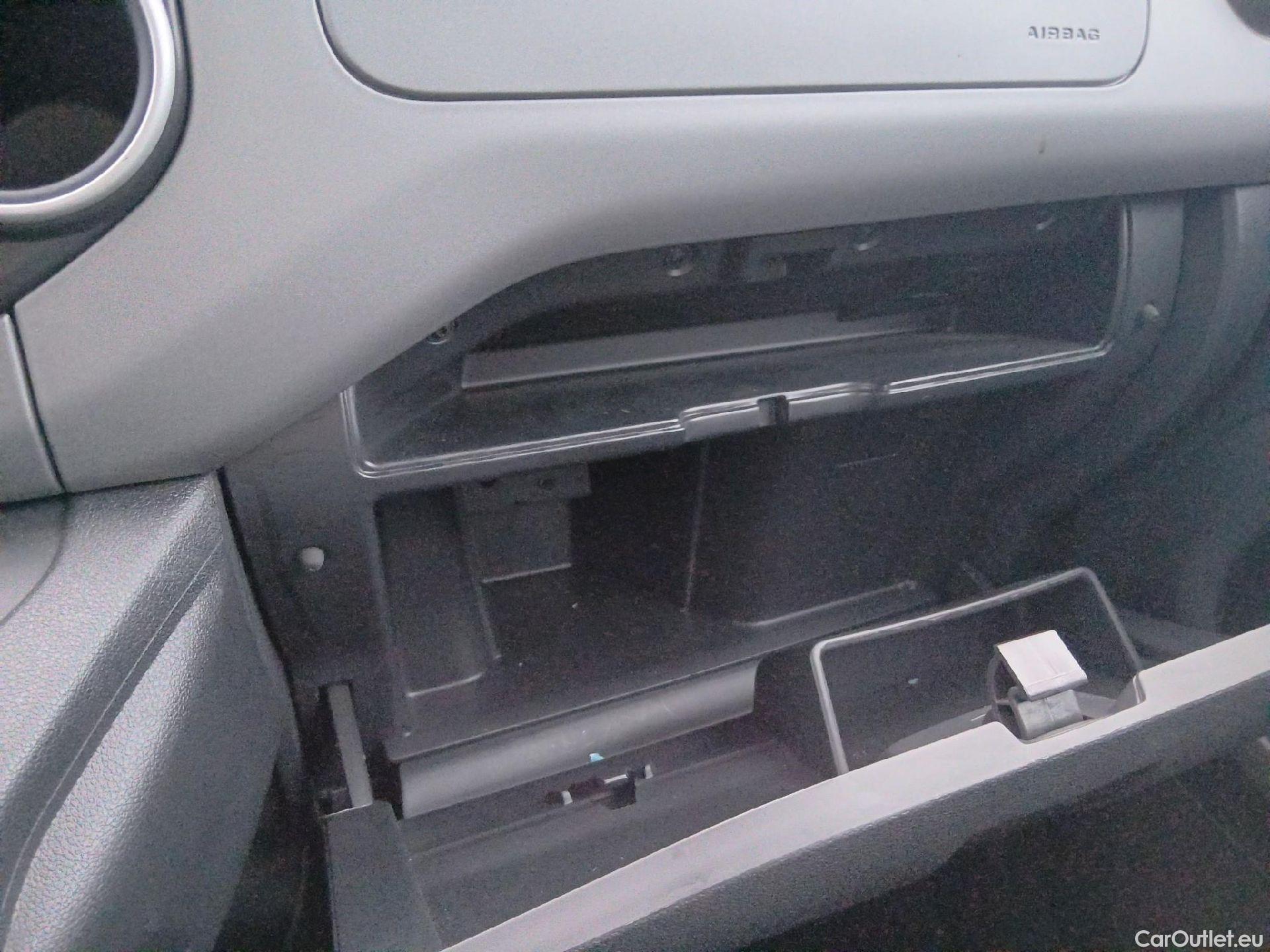  Citroen  Berlingo CITROEN  / 2015 / 4P / combi Multispace LIVE Edit.BlueHDi 74KW (100CV (AC) #2