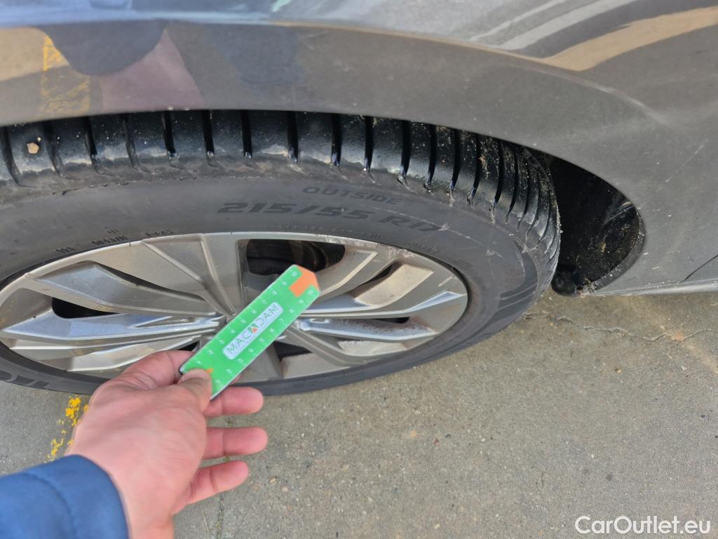  Peugeot  508 PEUGEOT  / 2018 / 5P / berlina con portón 5P Business Line BlueHDi 130 EAT8 (AC) #12