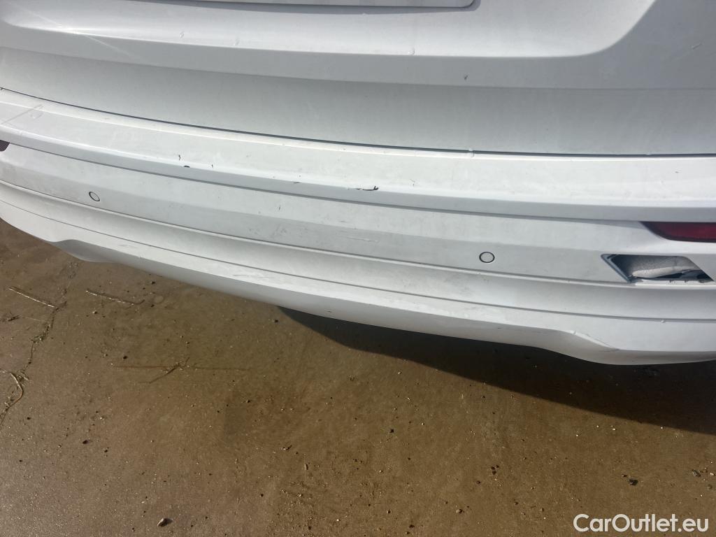  Volvo  XC60 VOLVO  / 2017 / 5P / todoterreno 2.0 B4 D Momentum Pro Auto #16