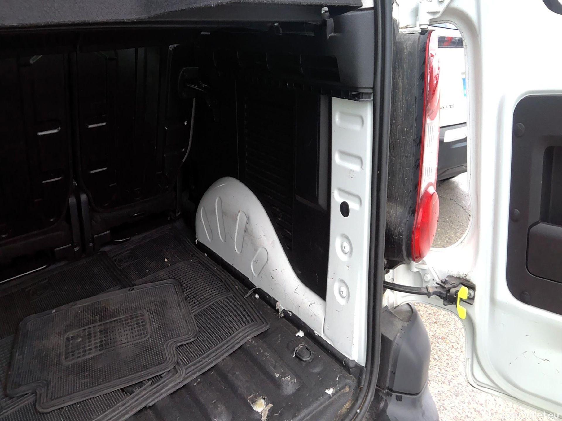  Citroen  Berlingo CITROEN  / 2015 / 4P / combi Multispace LIVE Edit.BlueHDi 74KW (100CV (AC) #38