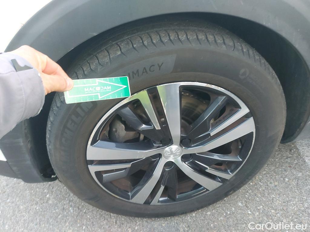  Peugeot  3008 PEUGEOT  Hybrid / 2016 / 5P / todoterreno 225 e-EAT8 GT Line #1