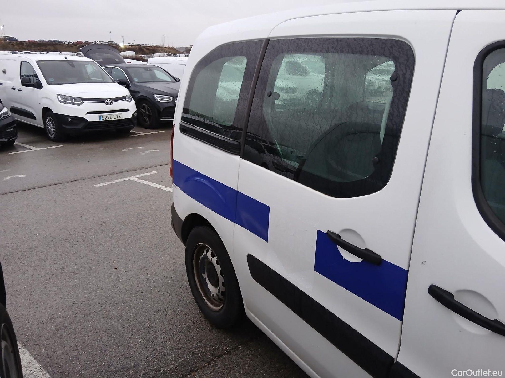  Citroen  Berlingo CITROEN  / 2015 / 4P / combi Multispace LIVE Edit.BlueHDi 74KW (100CV (AC) #26