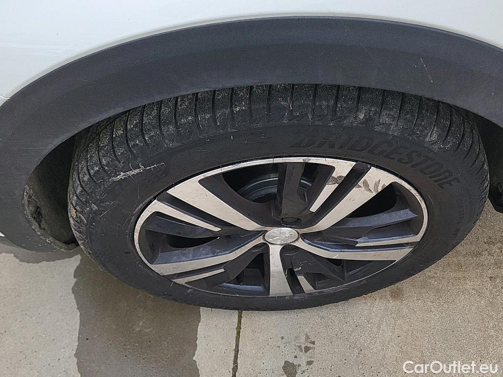  Peugeot  5008 PEUGEOT  / 2017 / 5P / todoterreno Allure BlueHDi 96kW (130CV) S&S EAT8 (CX) #5