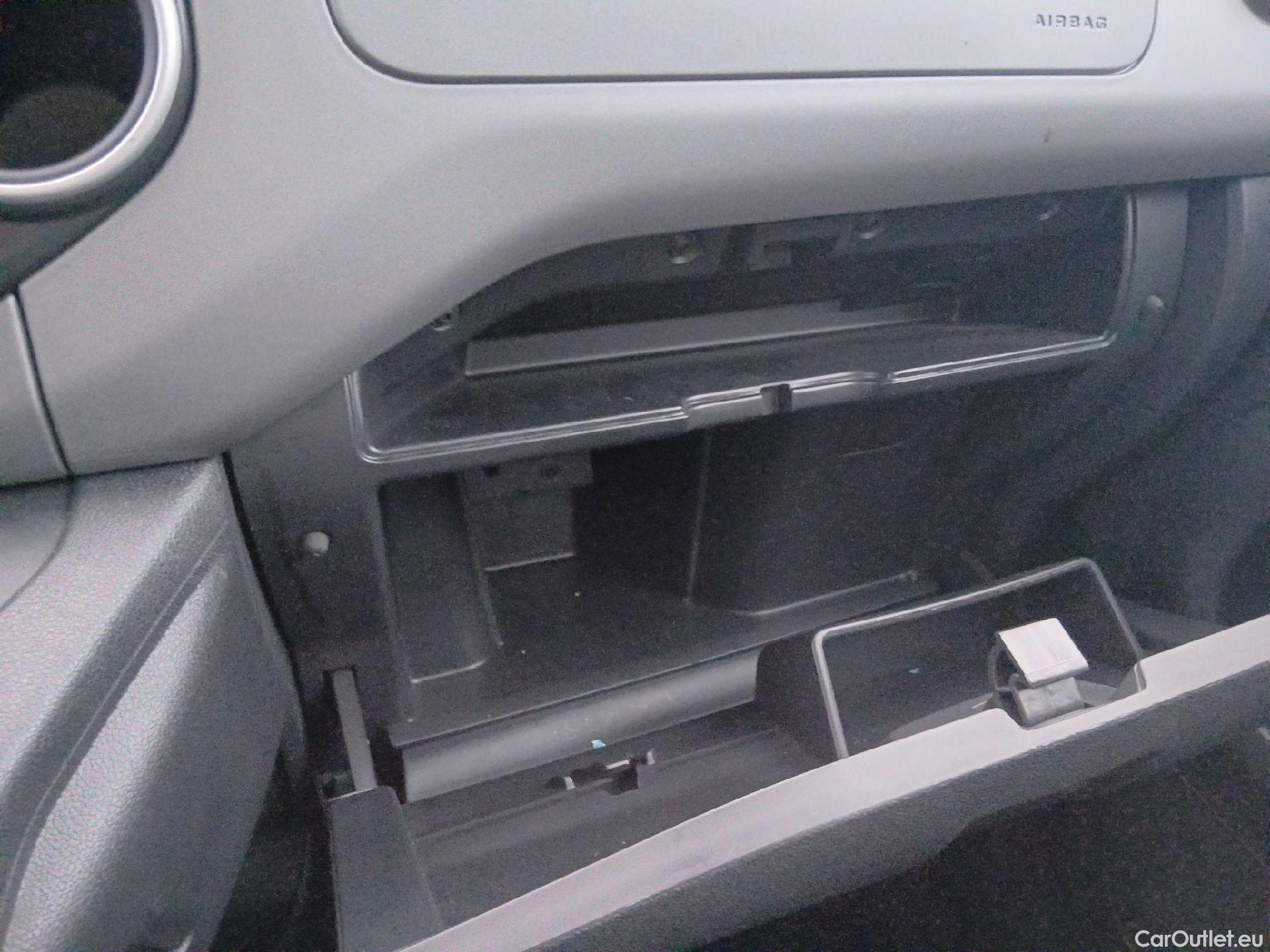  Citroen  Berlingo CITROEN  / 2015 / 4P / combi Multispace LIVE Edit.BlueHDi 74KW (100CV (AC) #3