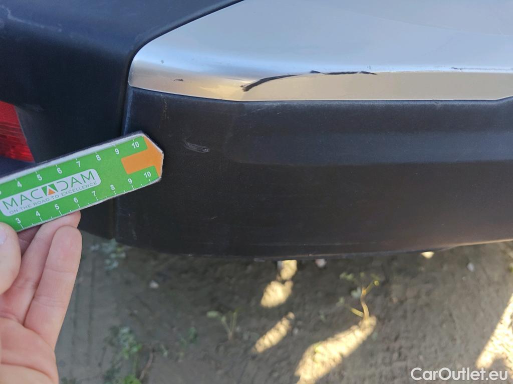  Peugeot  2008 PEUGEOT  / 2019 / 5P / todoterreno Allure BlueHDI 81kW (110CV) #24