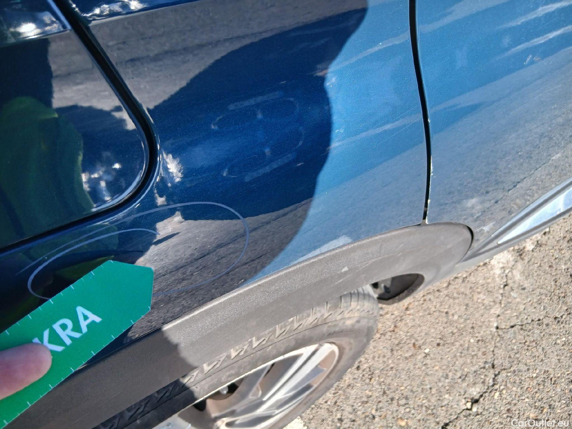  Peugeot  3008 PEUGEOT  / 2020 / 5P / todoterreno 1.5 BlueHDi 96kW (130CV) S&S Allure EAT8 #39