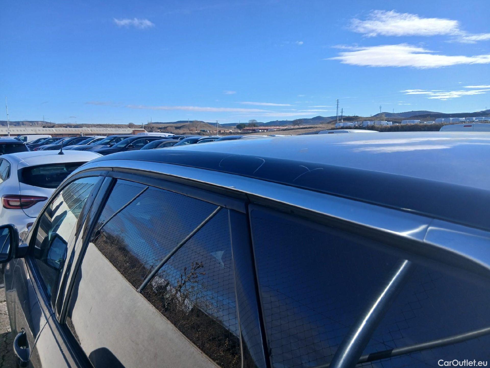  Peugeot  3008 PEUGEOT  / 2020 / 5P / todoterreno 1.5 BlueHDi 96kW (130CV) S&S Allure EAT8 #51