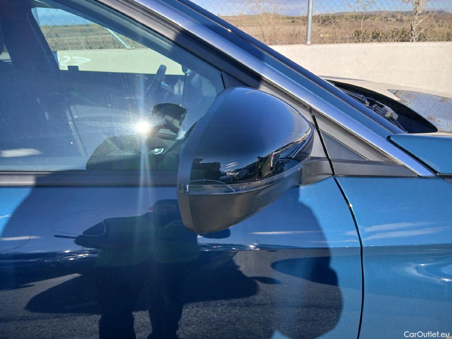  Peugeot  3008 PEUGEOT  / 2020 / 5P / todoterreno 1.5 BlueHDi 96kW (130CV) S&S Allure EAT8 #46