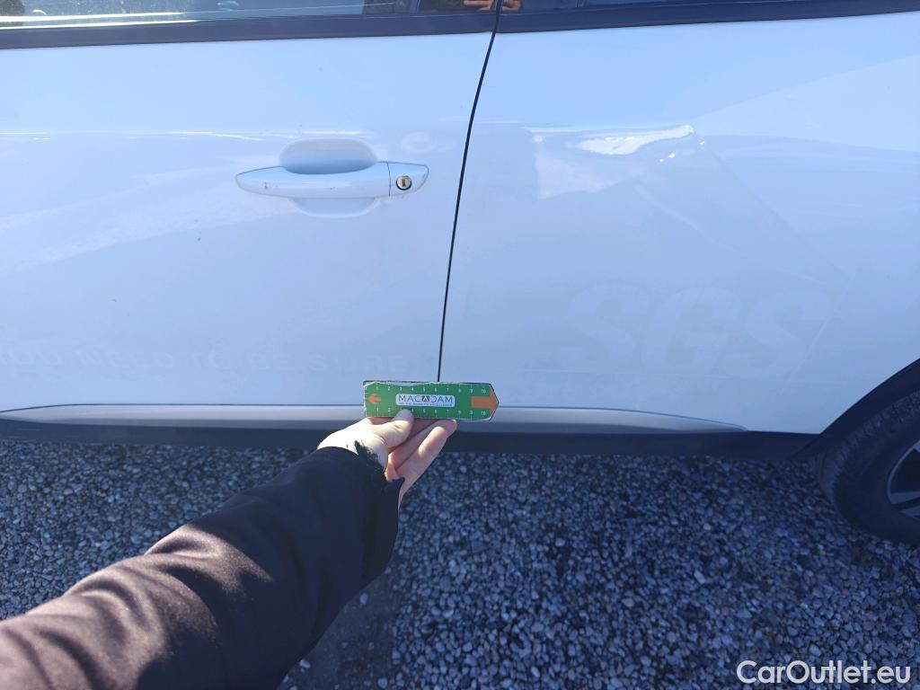  Peugeot  2008 PEUGEOT  / 2019 / 5P / todoterreno Allure BlueHDI 81kW (110CV) #3