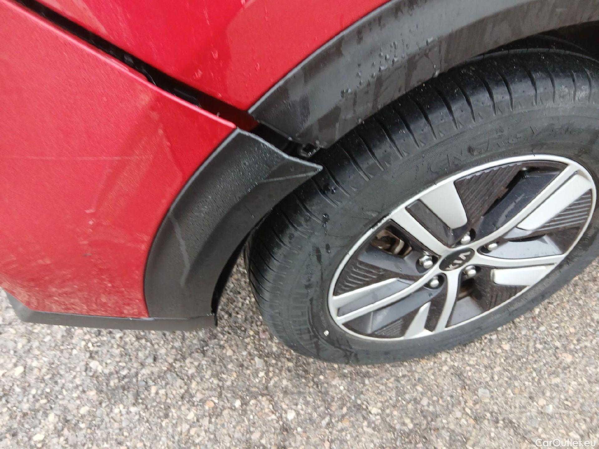  KIA  Niro KIA  / 2019 / 5P / crossover 1.6 GDi HEV 104kW (141CV) Drive #25