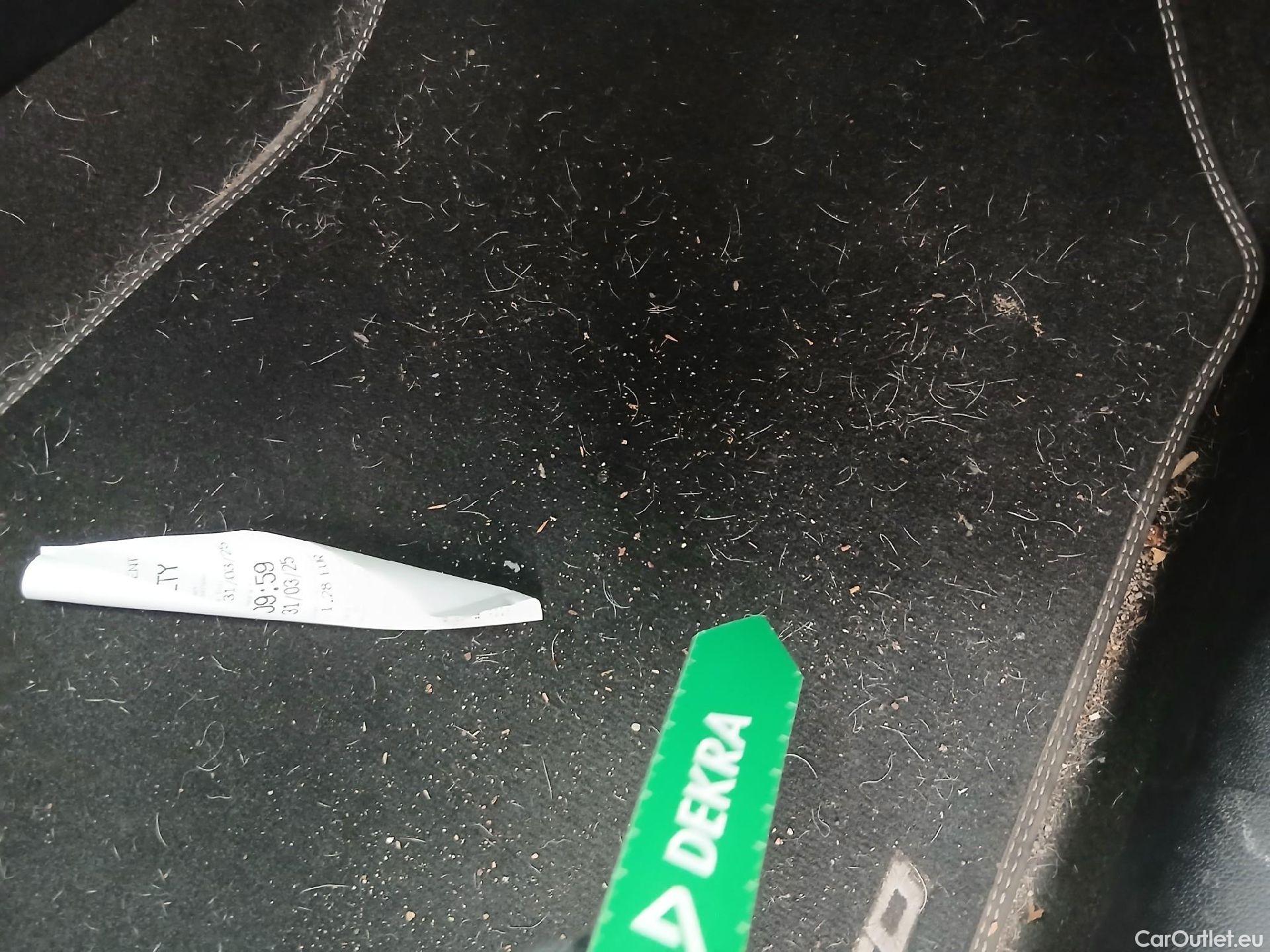  KIA  Niro KIA  / 2019 / 5P / crossover 1.6 GDi HEV 104kW (141CV) Drive #33