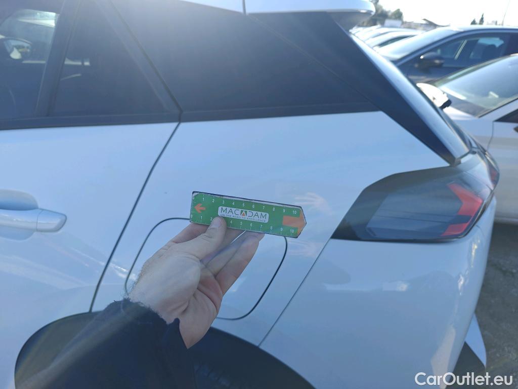  Peugeot  2008 PEUGEOT  / 2019 / 5P / todoterreno Allure BlueHDI 81kW (110CV) #49