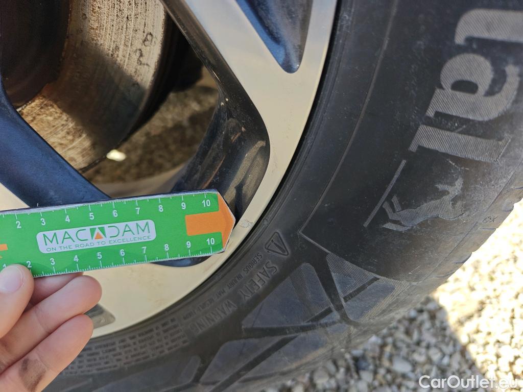  KIA  Sportage KIA  / 2018 / 5P / todoterreno 1.6 MHEV Business 100kW (136CV) 4x4 #40