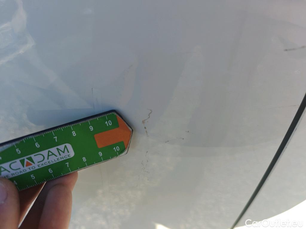  Peugeot  2008 PEUGEOT  / 2019 / 5P / todoterreno Allure BlueHDI 81kW (110CV) #17