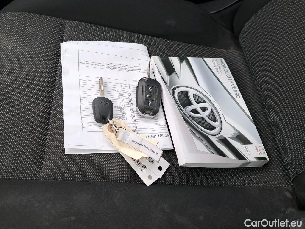  Toyota  Proace TOYOTA  City / 2020 / 4P / combi 1.5D 75kW (100CV) GX L1 (CX) #29