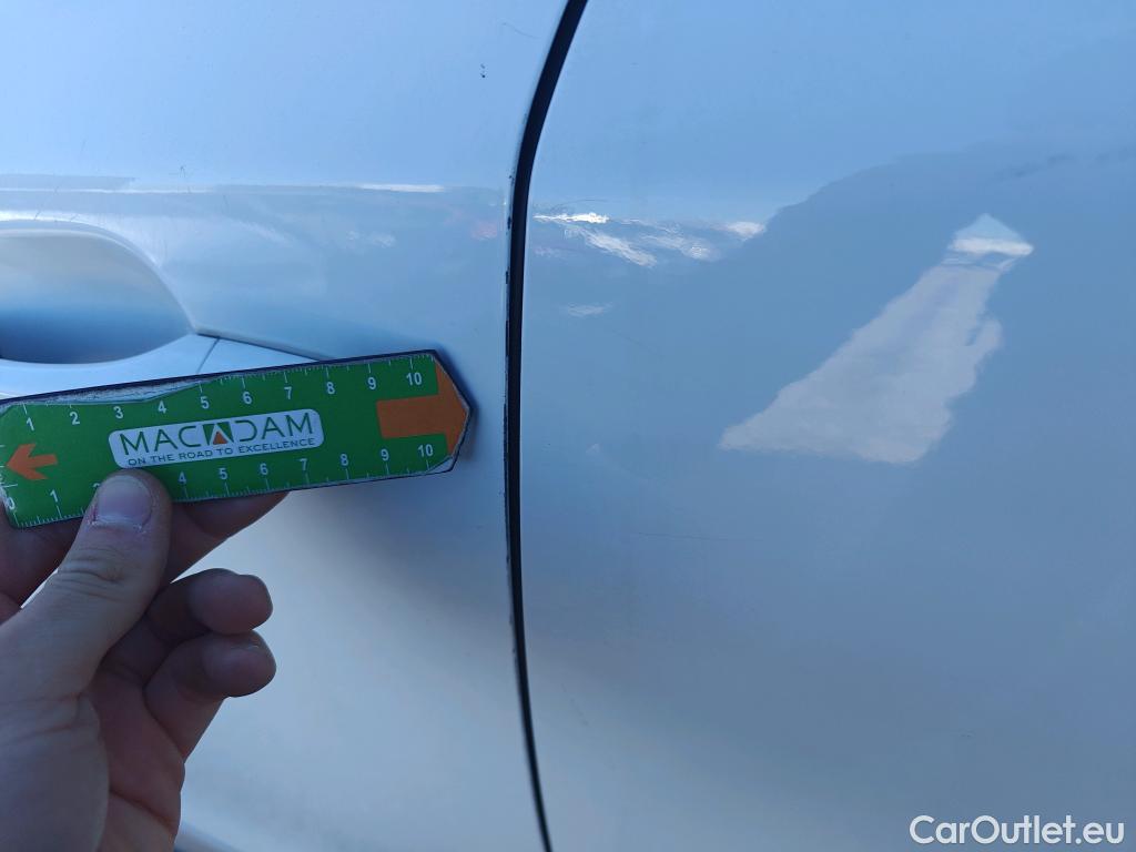  Peugeot  2008 PEUGEOT  / 2019 / 5P / todoterreno Allure BlueHDI 81kW (110CV) #10