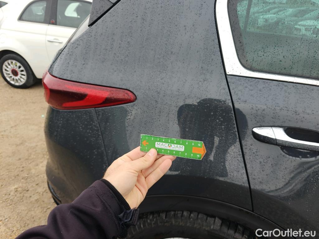  KIA  Sportage KIA  1.6MHEV Drive 100kW(136CV) 4x2(Crist Tintados) #54