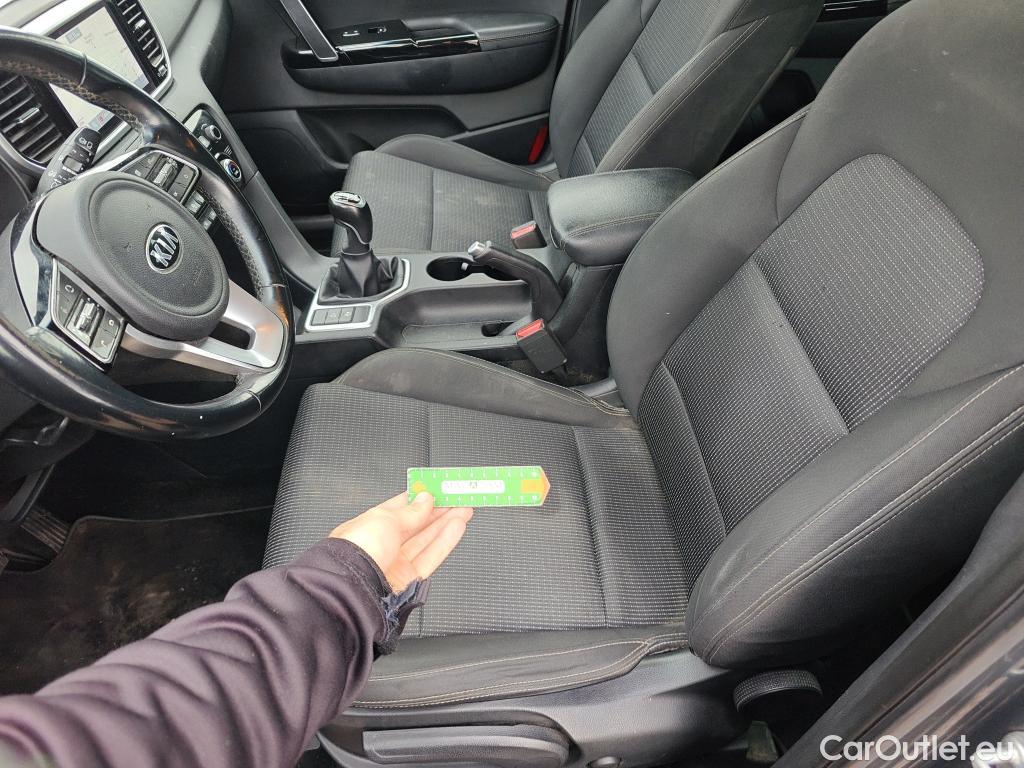  KIA  Sportage KIA  1.6MHEV Drive 100kW(136CV) 4x2(Crist Tintados) #79