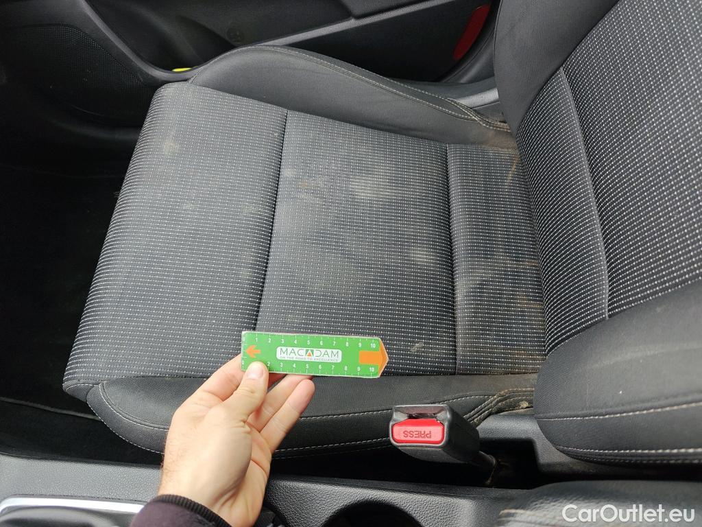  KIA  Sportage KIA  1.6MHEV Drive 100kW(136CV) 4x2(Crist Tintados) #56