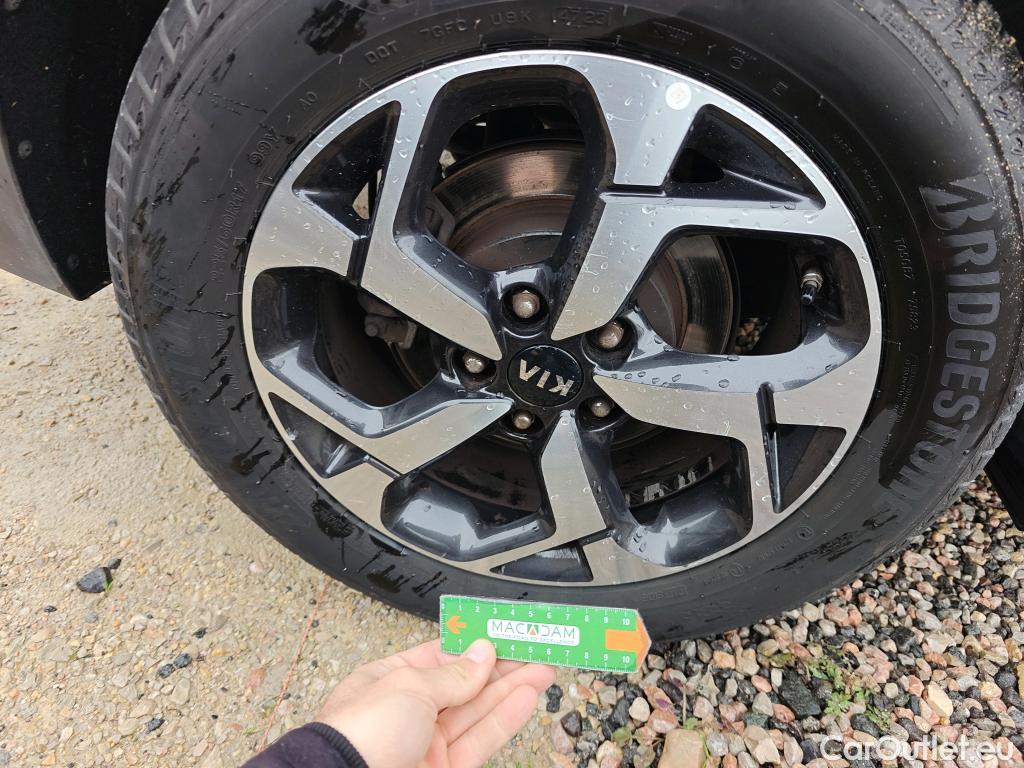  KIA  Sportage KIA  1.6MHEV Drive 100kW(136CV) 4x2(Crist Tintados) #88