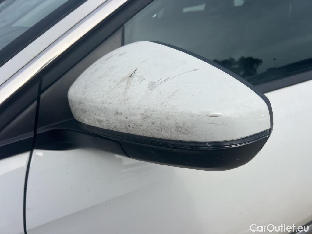  Peugeot  3008 PEUGEOT  / 2016 / 5P / todoterreno 1.5 BlueHDi 96kW (130CV) S&S Allure EAT8 #42