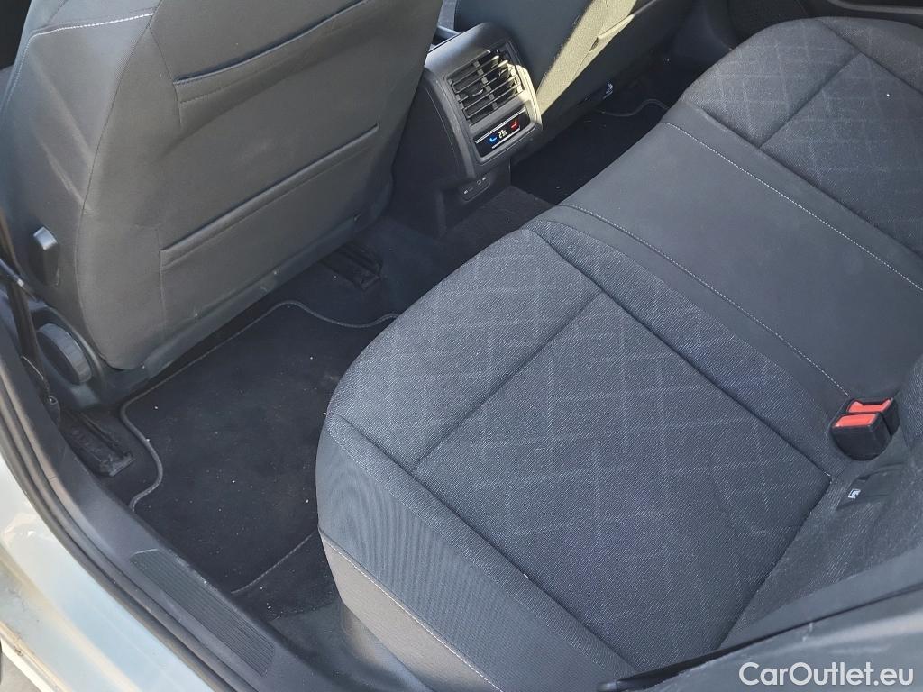  Volkswagen  Golf  VOLKSWAGEN / 2020 / 5P / berlina con portón Life 1.0 eTSI 81kW (110CV) DSG #21