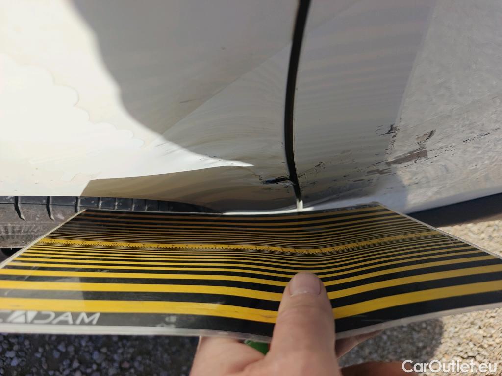  Citroen  Berlingo CITROEN  / 2018 / 4P / combi Talla M BlueHDi 100 LIVE (AC) #4