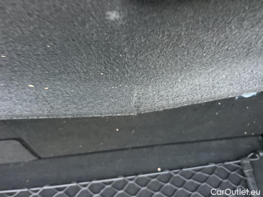  Toyota  C-HR TOYOTA  / 2019 / 5P / todoterreno 2.0 180H Advance #3