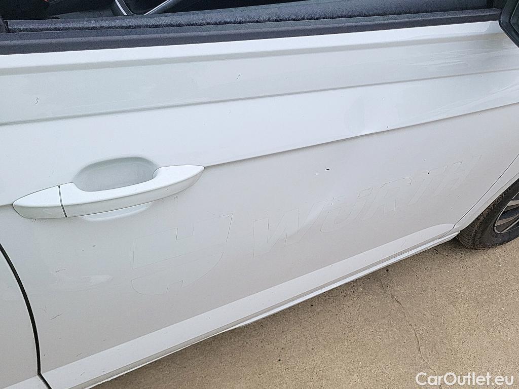  Volkswagen  Polo VOLKSWAGEN  / 2021 / 5P / berlina con portón Life 1.0 TSI 70kW (95CV) #3