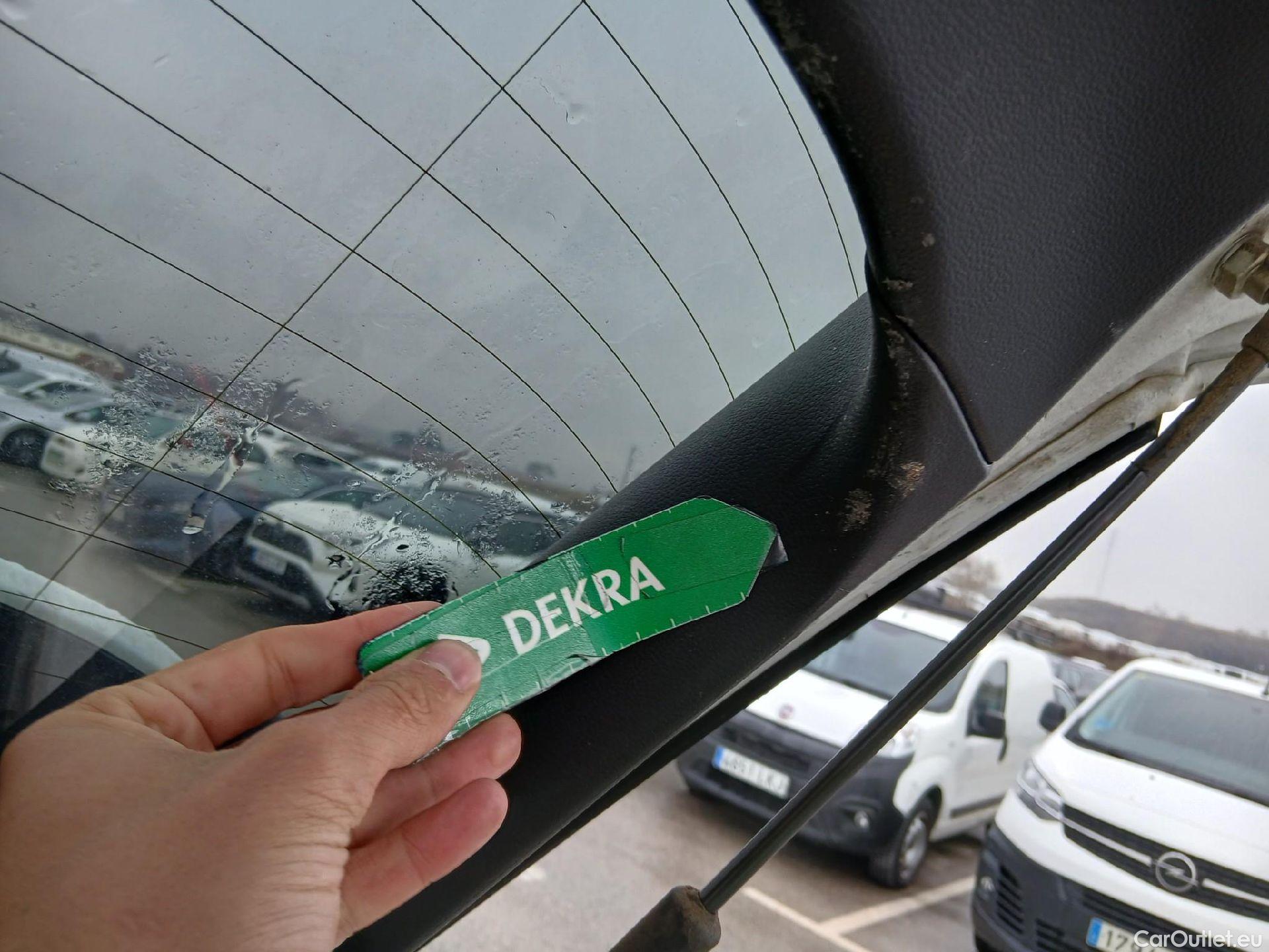  Volkswagen  Golf  VOLKSWAGEN / 2020 / 5P / familiar Life 2.0 TDI 85kW (115CV) Variant #20