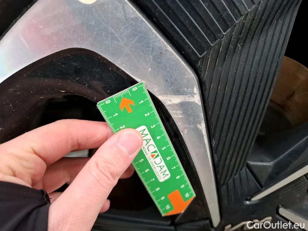  KIA  Ev6 KIA  / 2021 / 5P / SUV BEV 77.4 KWH AIR DESIGN #7