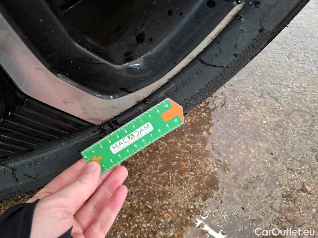  KIA  Ev6 KIA  / 2021 / 5P / SUV BEV 77.4 KWH AIR DESIGN #12