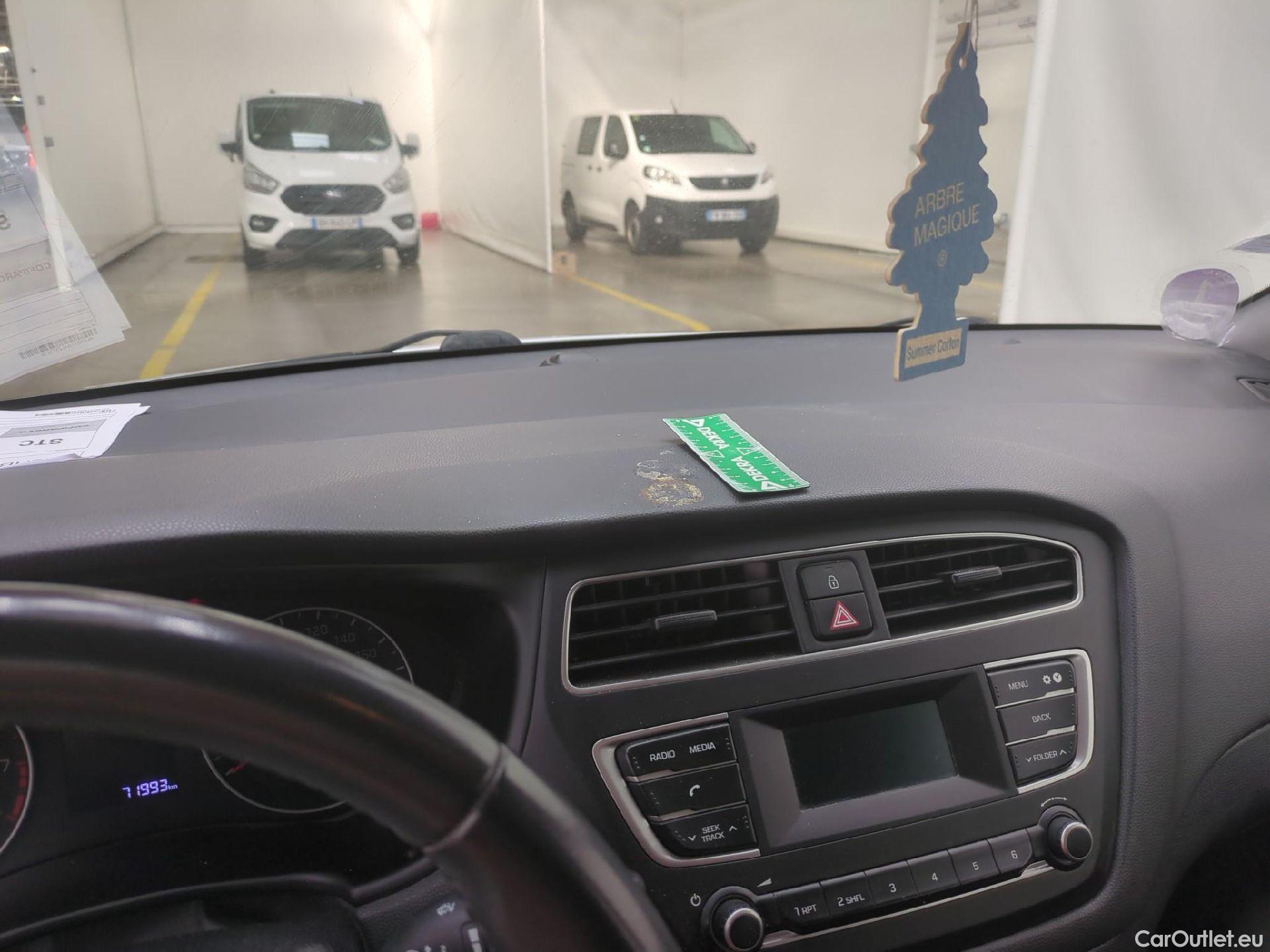  Hyundai  i20  Initia 1.2 75CV BVM5 E6dT #3