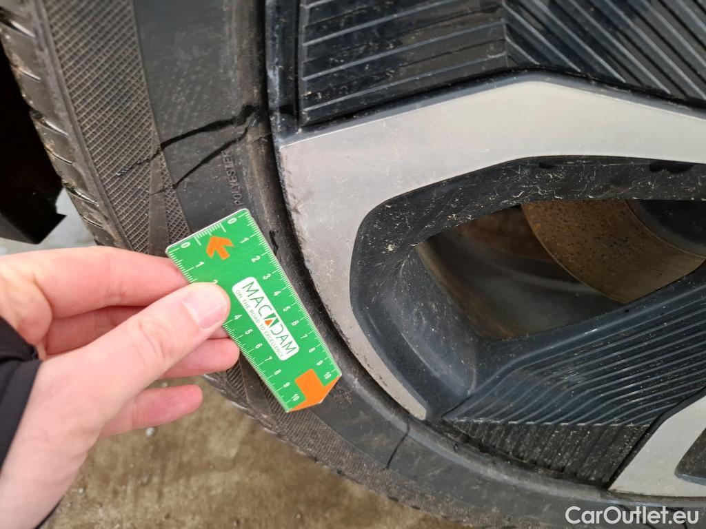  KIA  Ev6 KIA  / 2021 / 5P / SUV BEV 77.4 KWH AIR DESIGN #8