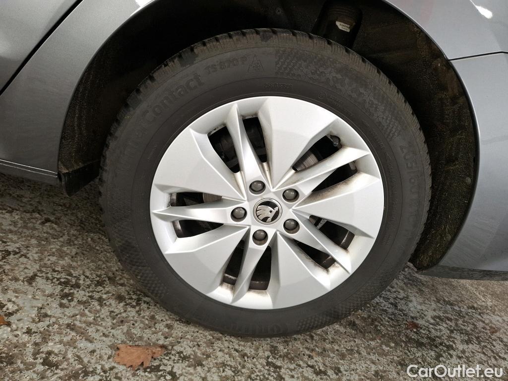  Skoda  Octavia  Berline Ambition 2.0 TDI 115CV BVA7 E6d #7