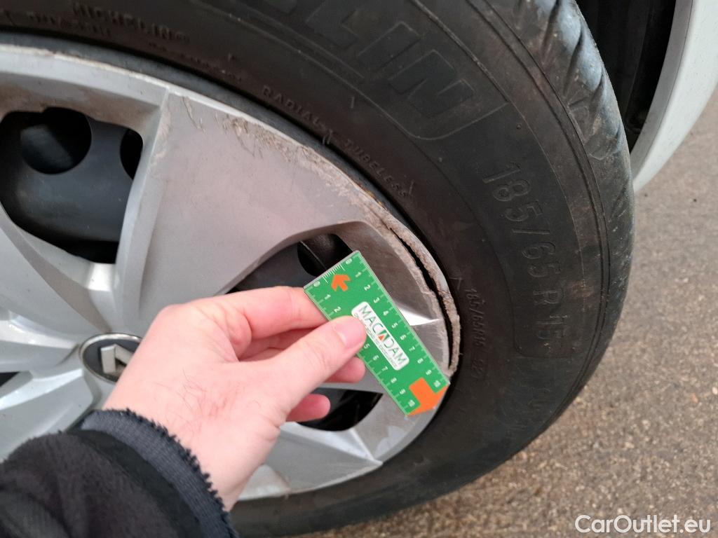  Renault  Zoe  Business 52kWh BVA #18