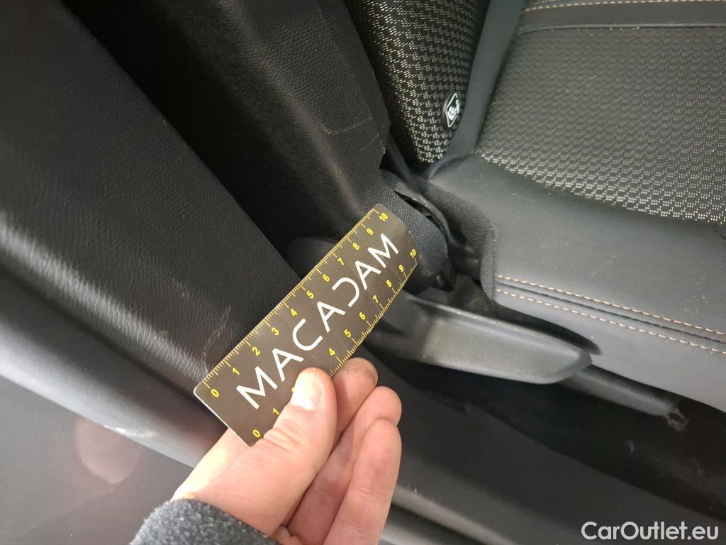  Peugeot  5008  GT 1.2 PureTech 130CV BVA8 7 Sieges E6d #44