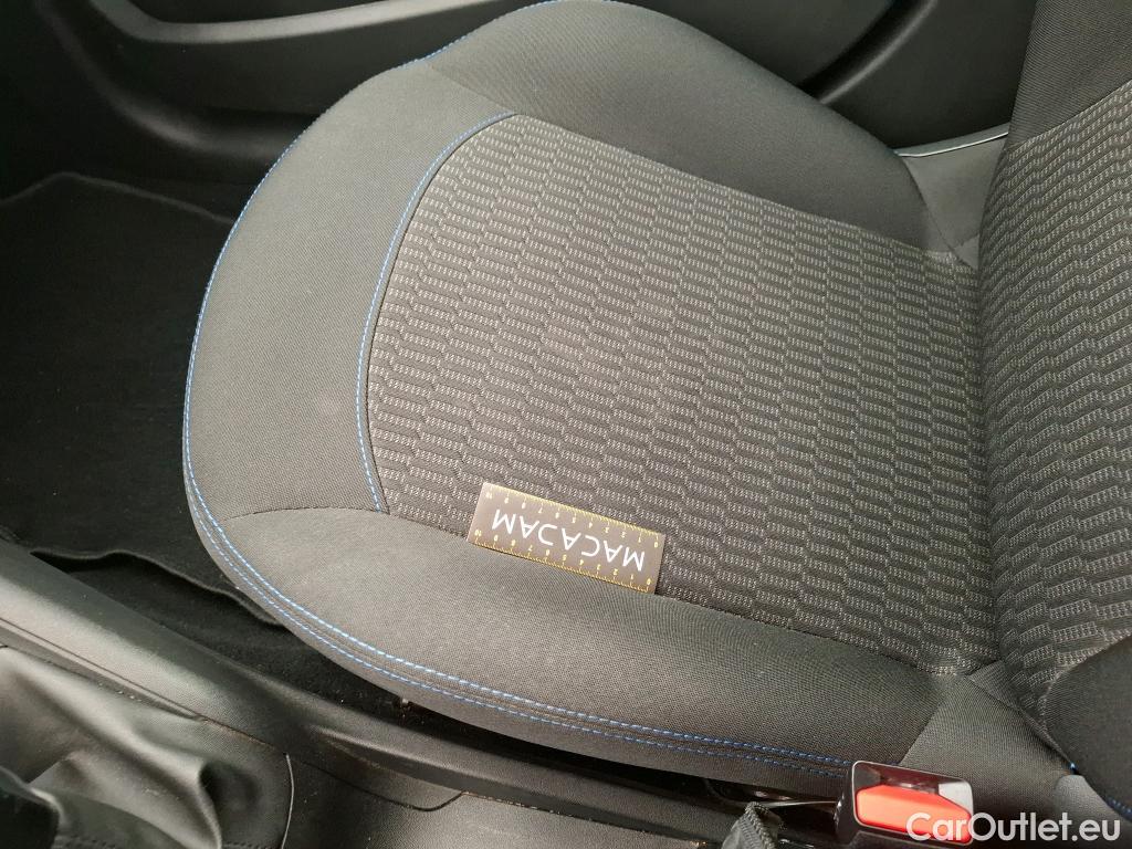  Peugeot  208  Signature 1.2 PureTech 80CV BVM5 E6dT #44