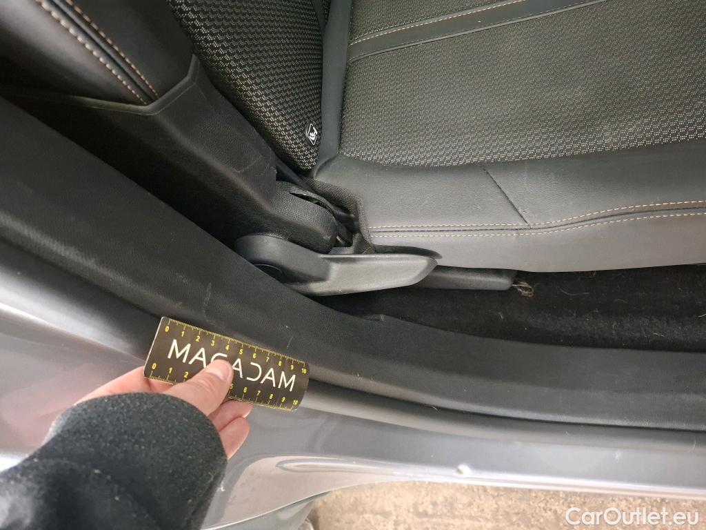  Peugeot  5008  GT 1.2 PureTech 130CV BVA8 7 Sieges E6d #43