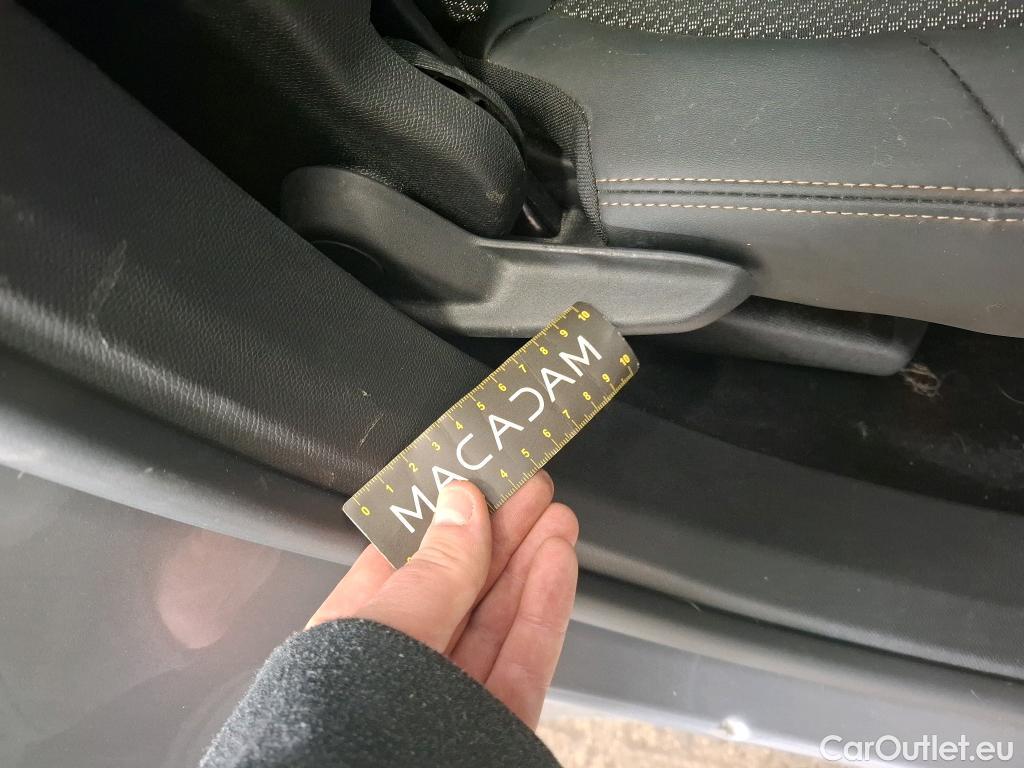  Peugeot  5008  GT 1.2 PureTech 130CV BVA8 7 Sieges E6d #46