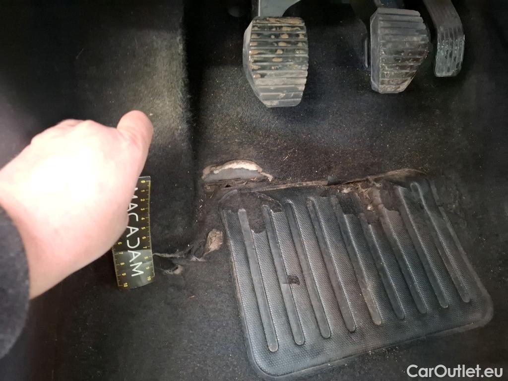  Citroen  C3  Feel Pack 1.2 PureTech 80CV BVM5 6E #6