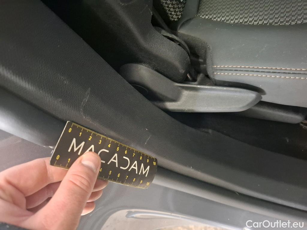  Peugeot  5008  GT 1.2 PureTech 130CV BVA8 7 Sieges E6d #45