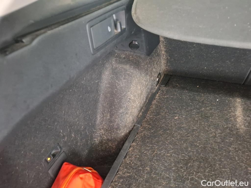  Seat  Leon SEAT  Sportstourer / 2020 / 5P / Break 1.0 eTSI 110 DSG S&S Style Business #78