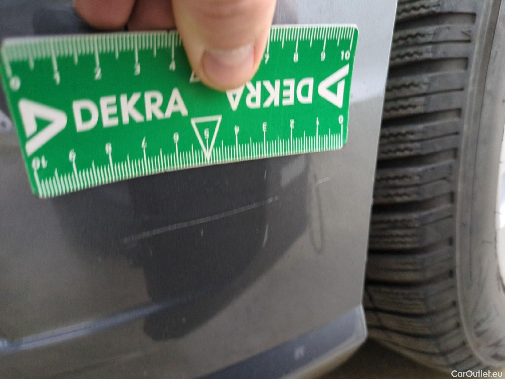  Volkswagen  Golf  VII Berline Confortline Business BMT 1.0 TSI 115CV BVM6 E6dT #28